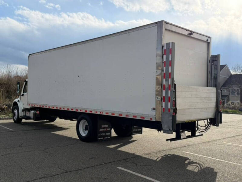 2020 Freightliner M2 106