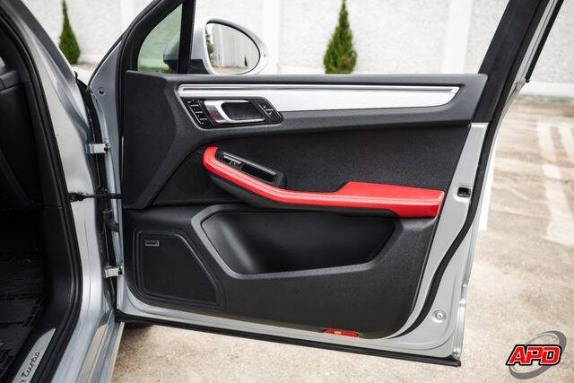 2015 Porsche Macan Turbo