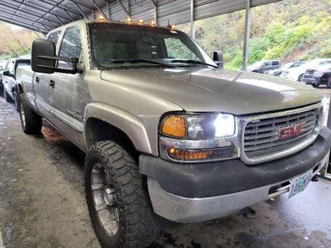 2002 GMC Sierra 2500HD for sale at CLEAR CHOICE AUTOMOTIVE in Milwaukie OR