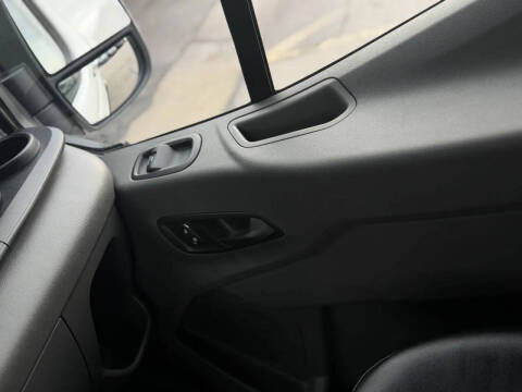 2025 Ford Transit 250