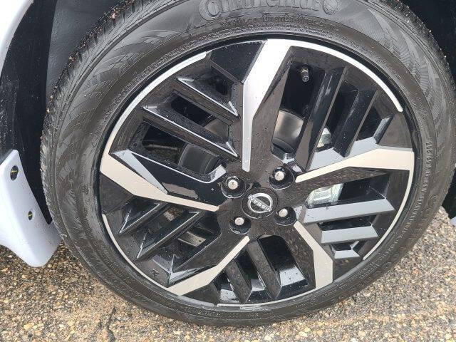 2025 Nissan Versa SR