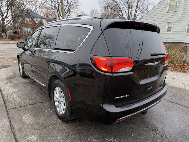 2018 Chrysler Pacifica Touring L