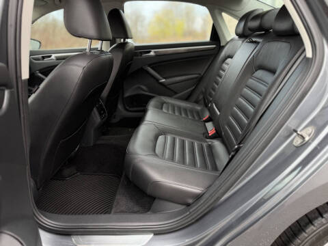 2016 Volkswagen Passat V6 SEL Premium