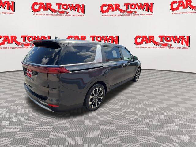 2024 Kia Carnival EX