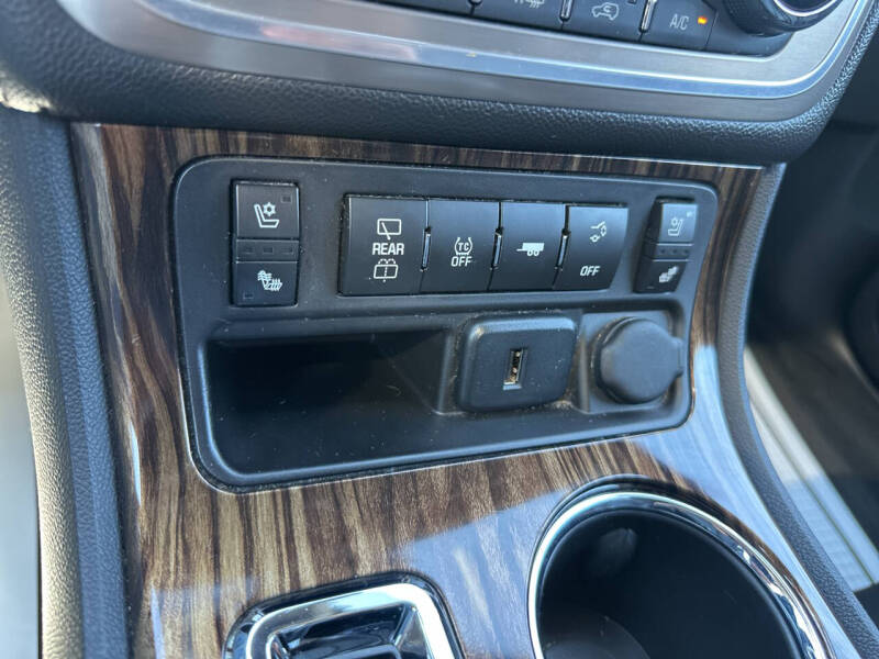 2016 GMC Acadia Denali
