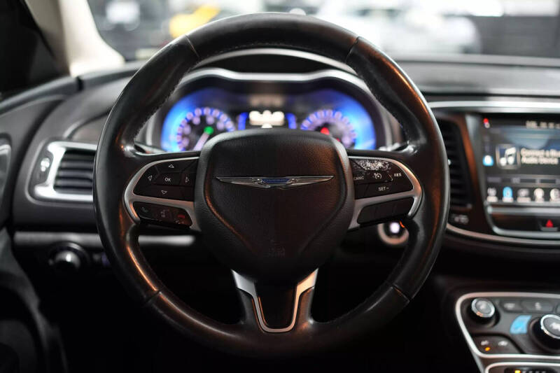 2017 Chrysler 200 Limited Platinum