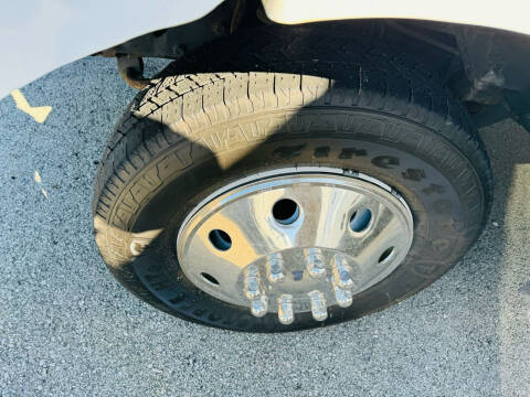 2004 Ford E-Series E-350 SD