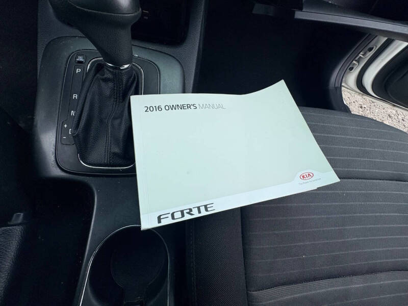 2016 Kia Forte5 LX