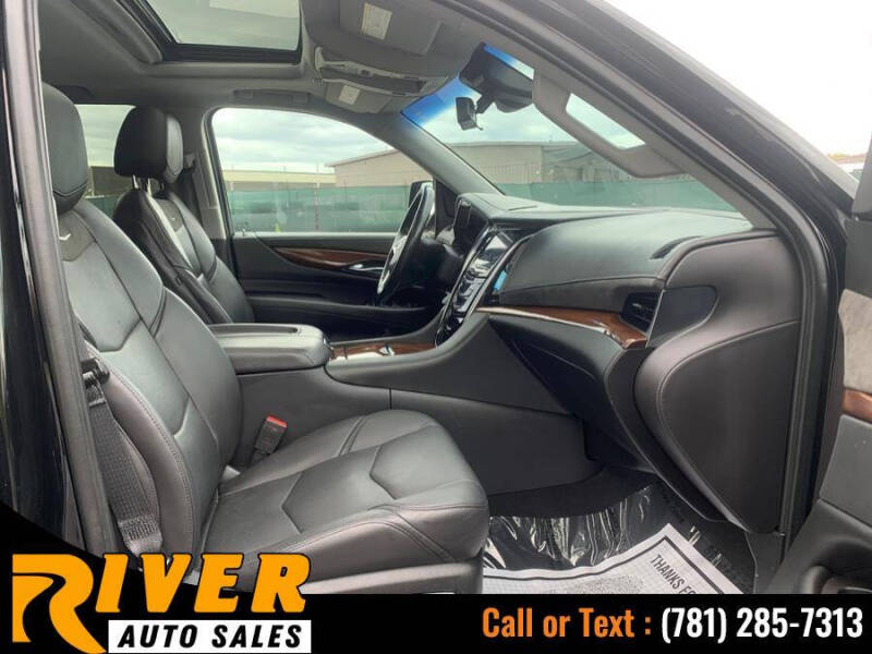 2019 Cadillac Escalade Luxury