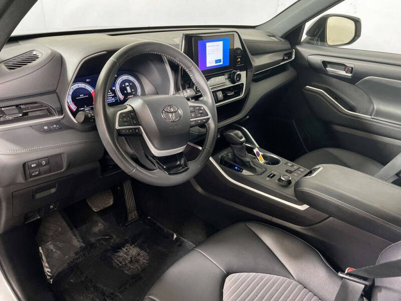 2025 Toyota Highlander XSE