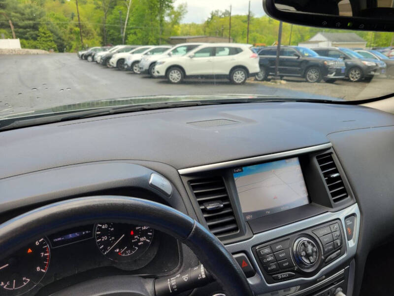 2018 Nissan Pathfinder SL