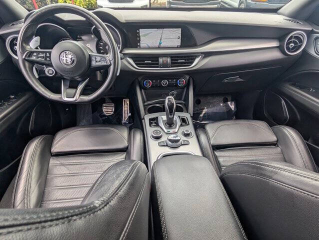 2022 Alfa Romeo Stelvio Veloce