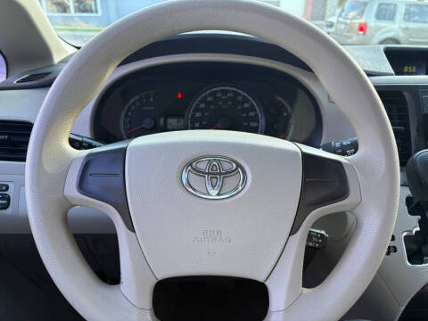 2011 Toyota Sienna Base 7-Passenger