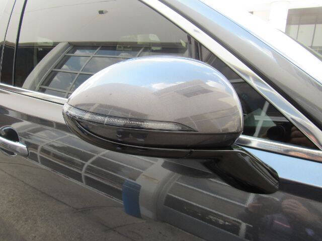 2023 Genesis GV70 2.5T Standard