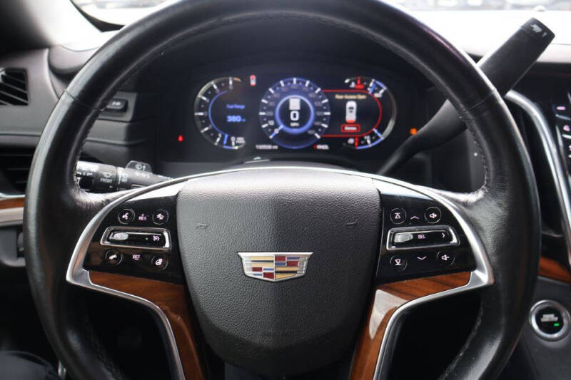2017 Cadillac Escalade Luxury