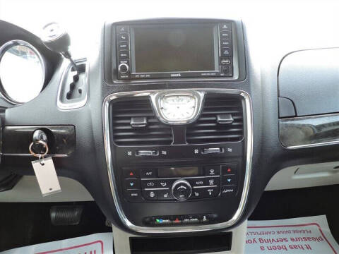 2011 Chrysler Town and Country Touring-L