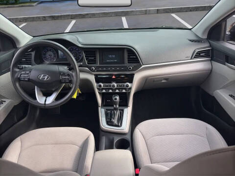 2020 Hyundai Elantra SE