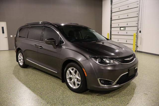 2017 Chrysler Pacifica Touring-L Plus