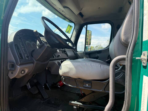 2014 Freightliner M2 106