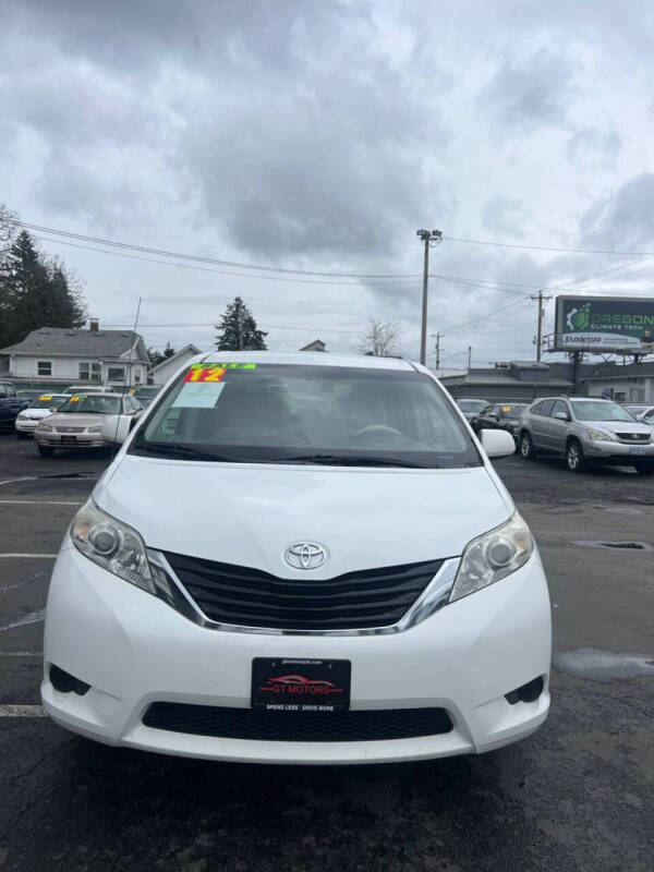2012 Toyota Sienna
