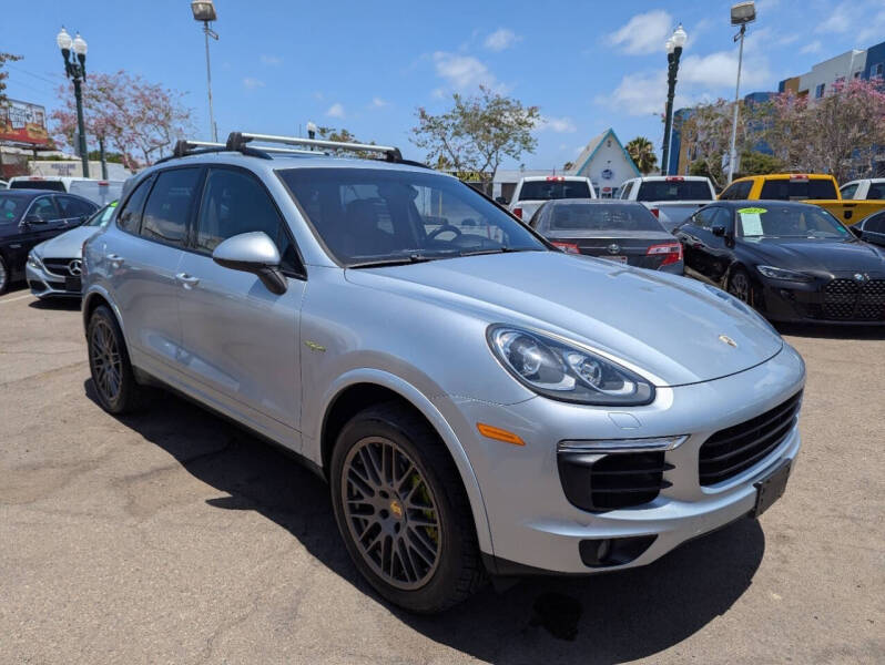 2017 Porsche Cayenne S E-Hybrid Platinum Edition