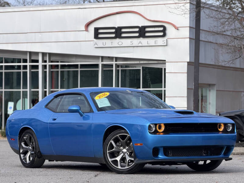 2016 Dodge Challenger SXT's photo