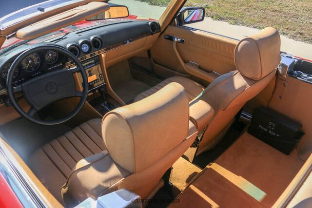 1987 Mercedes-Benz 560-Class 560 SL