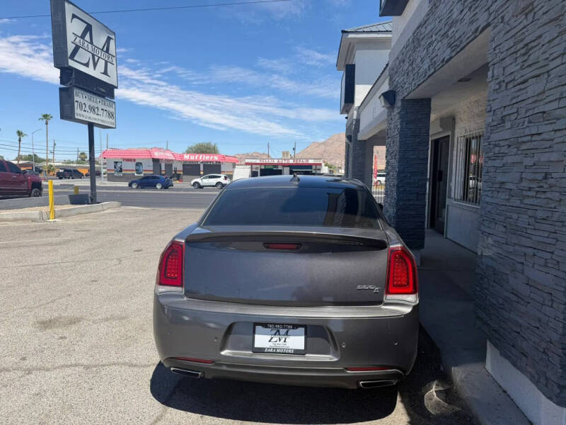 2016 Chrysler 300