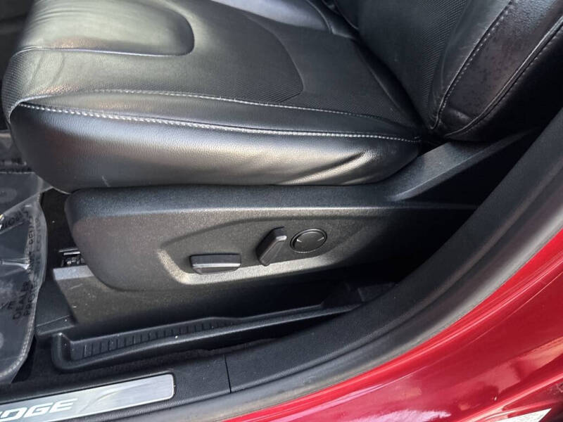 2020 Ford Edge Titanium