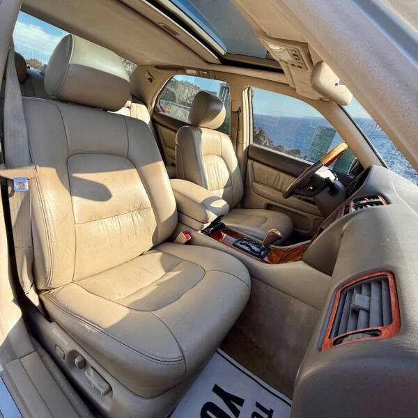 1999 Lexus LS 400