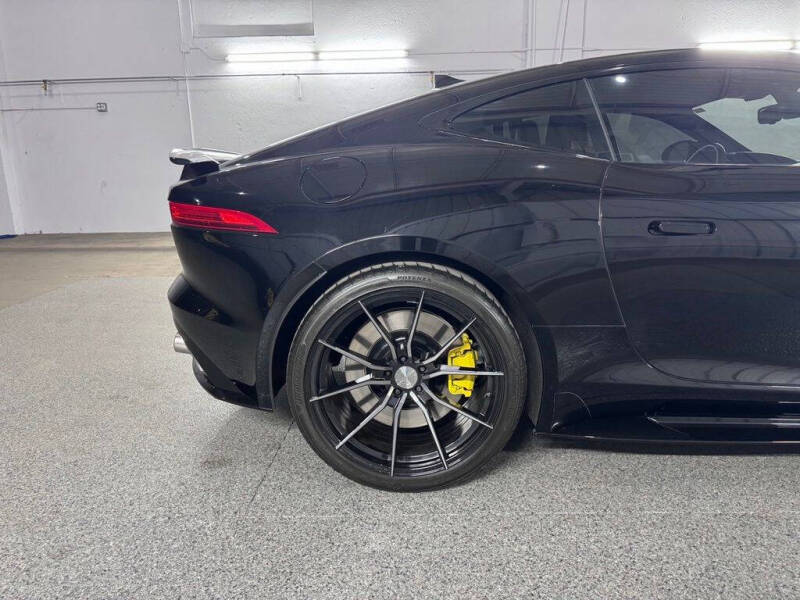 2017 Jaguar F-TYPE R