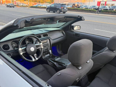 2014 Ford Mustang V6