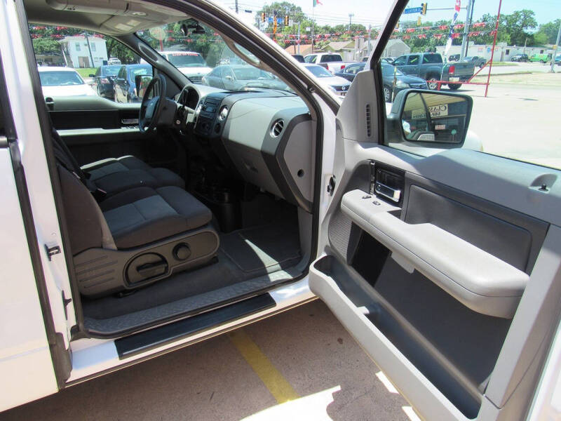 2004 Ford F-150 XL