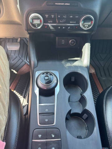 2020 Ford Escape Titanium