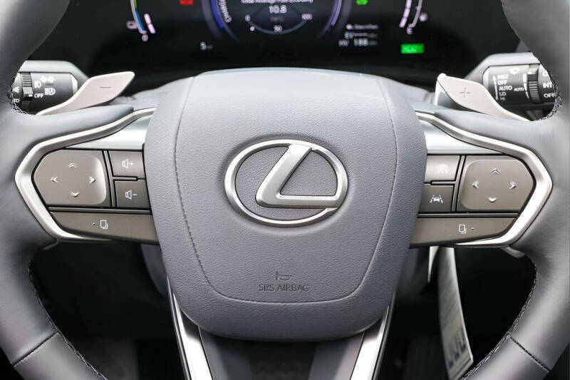 2026 Lexus NX 450h+ Luxury