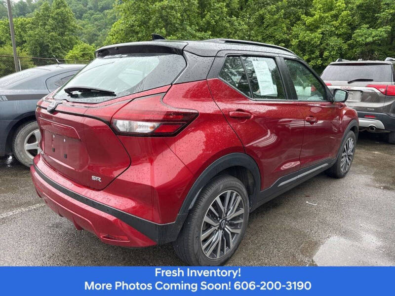 2023 Nissan Kicks SR