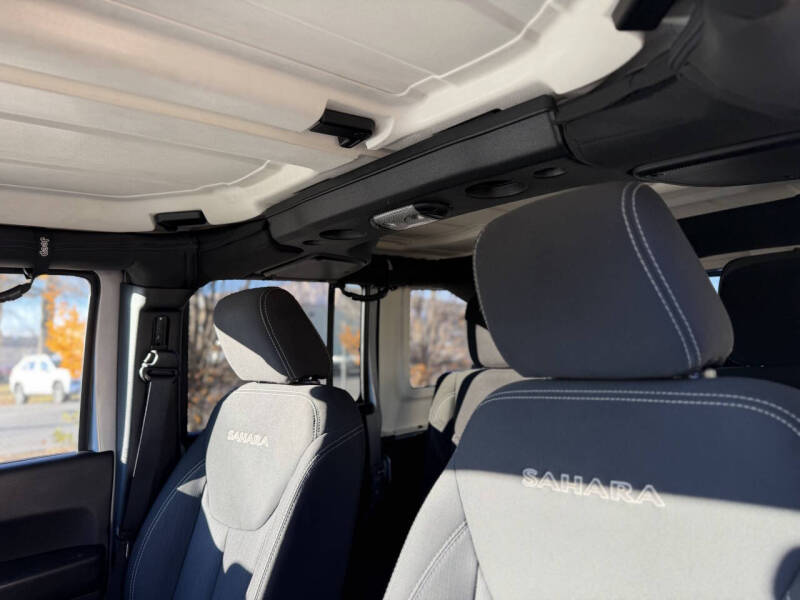 2016 Jeep Wrangler Unlimited Sahara 75th Anniversary