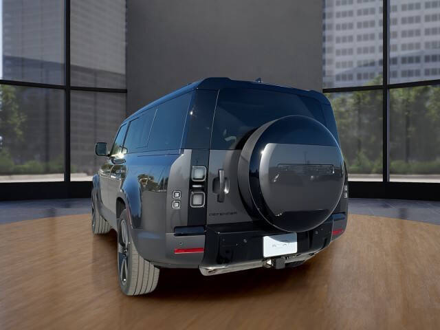 2026 Land Rover Defender 130 P300 S