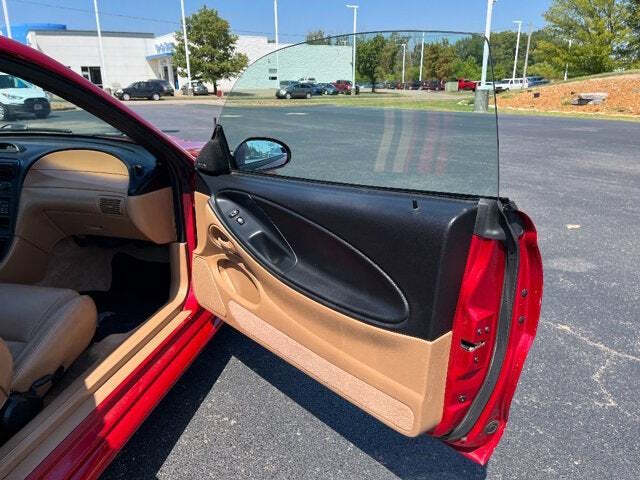 1996 Ford Mustang SVT Cobra 16