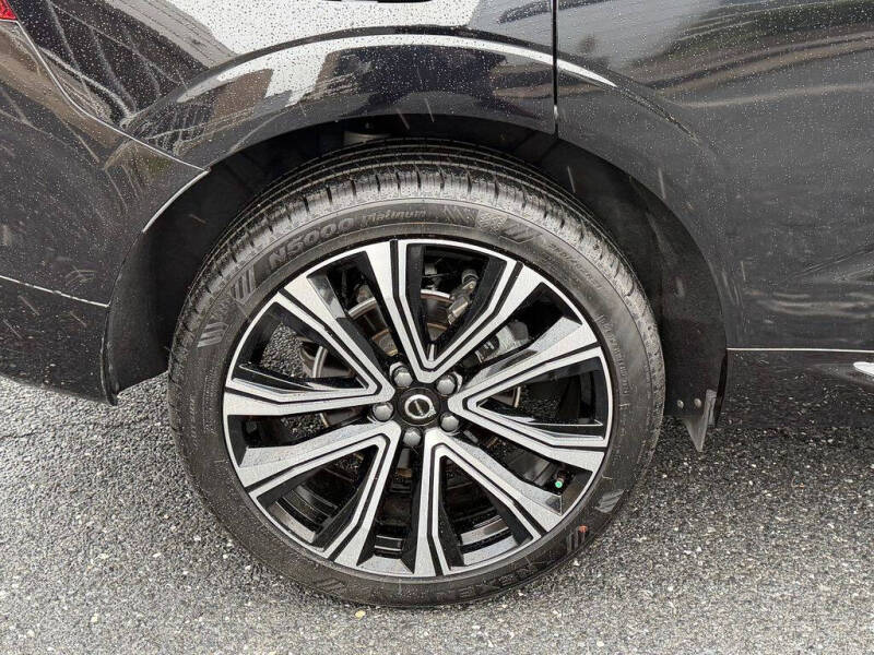 2023 Volvo XC60 B5 Ultimate Bright Theme