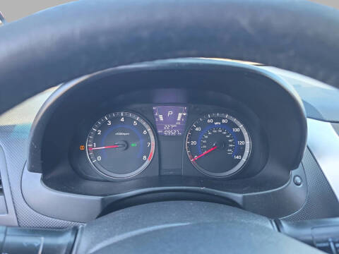 2013 Hyundai Accent SE