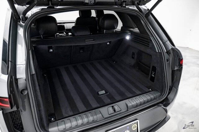 2024 Land Rover Range Rover Sport P360 SE