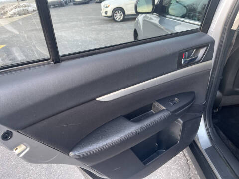 2010 Subaru Outback 2.5i Premium