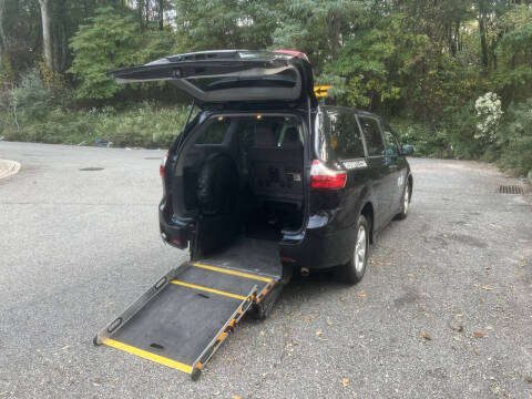 2020 Toyota Sienna for sale at CarNYC in Staten Island NY