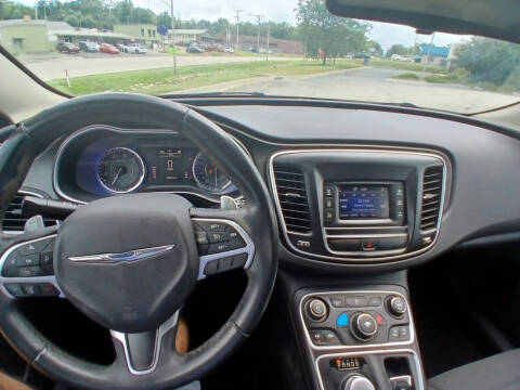 2016 Chrysler 200 Limited