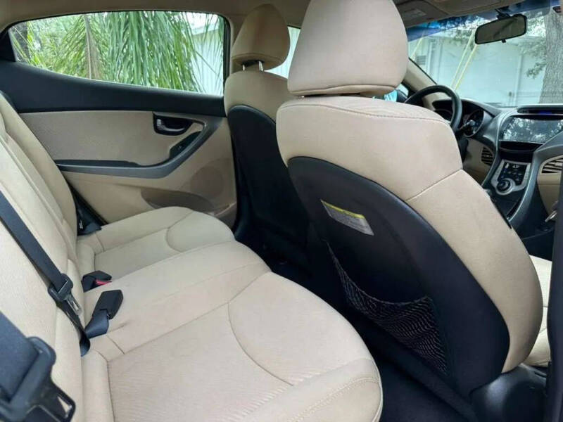 2012 Hyundai Elantra