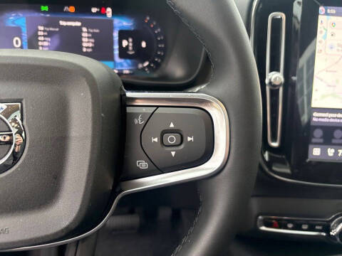2026 Volvo XC40 B5 Plus