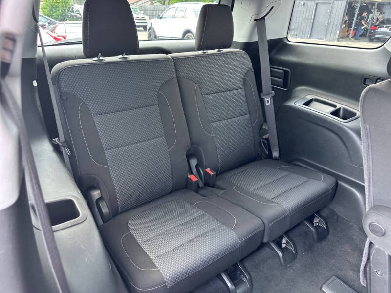 2023 GMC Acadia SLE