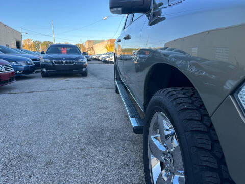 2015 RAM 1500 SLT
