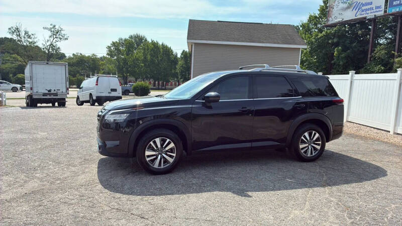 2022 Nissan Pathfinder SL